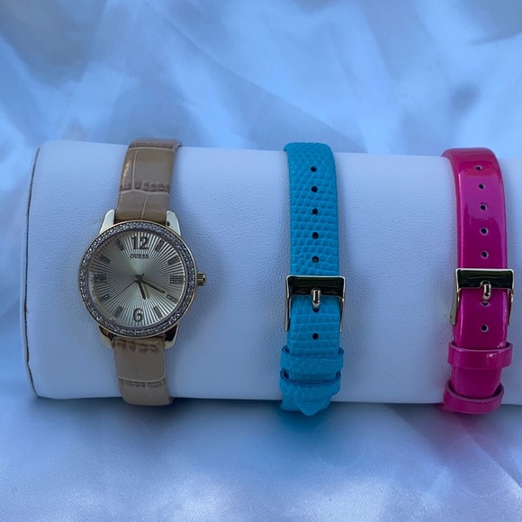 New GUESS Women's 3 PC Set Watch - Picture 1 of 7